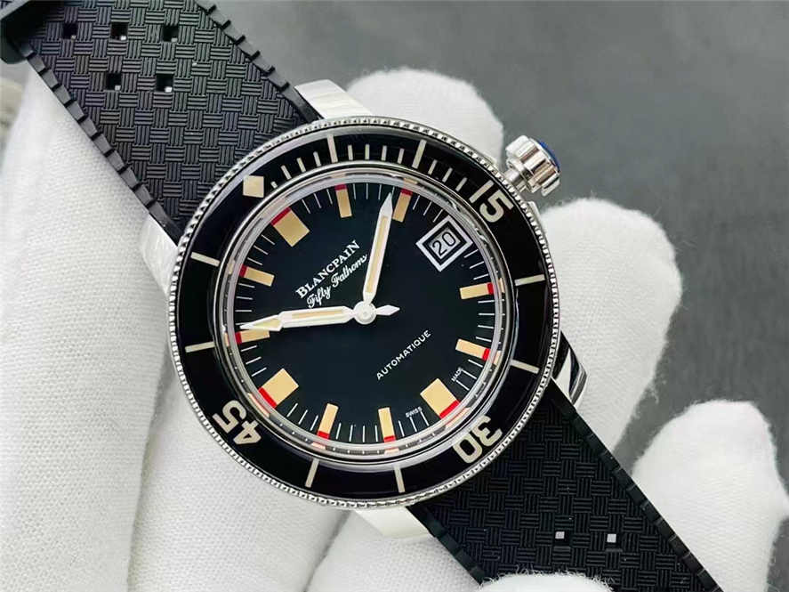 宝珀50噚系列潜水表的不同表带，NATO表带配件迷彩风格超抢眼！