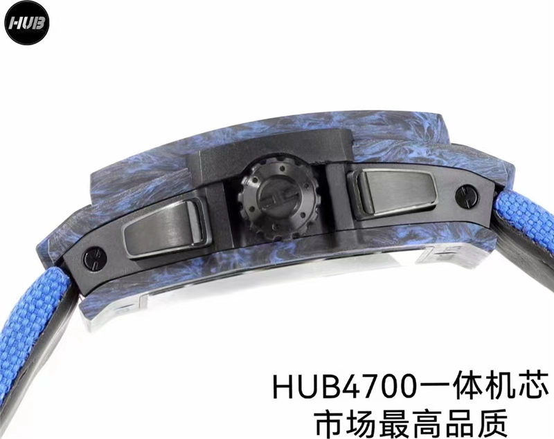 HUB4700一体机芯(无甲板)是宇舶复刻表(恒宝)市场最高版本BigBang系列碳纤维手表(三种颜色)限量出现；